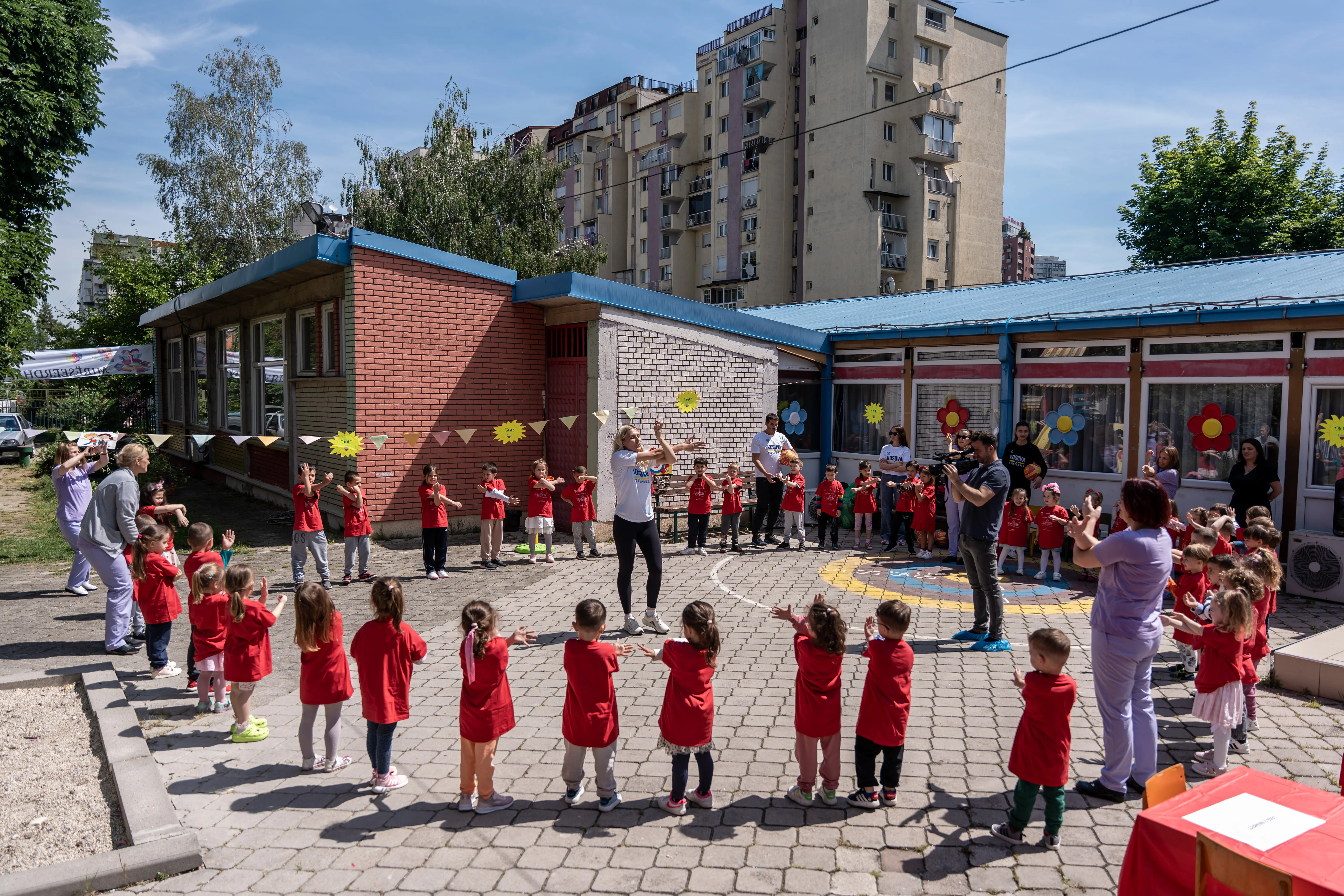 Vazhdojnë aktivitetet sportive me fëmijët